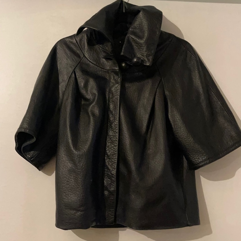Three-quarter sleeve leather jacket